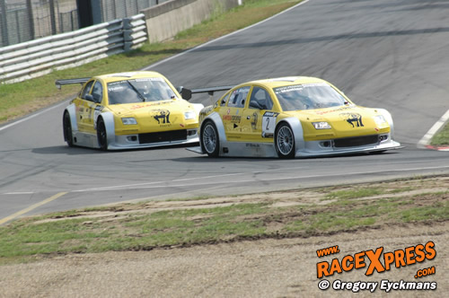 De V8Stars van Swissracing