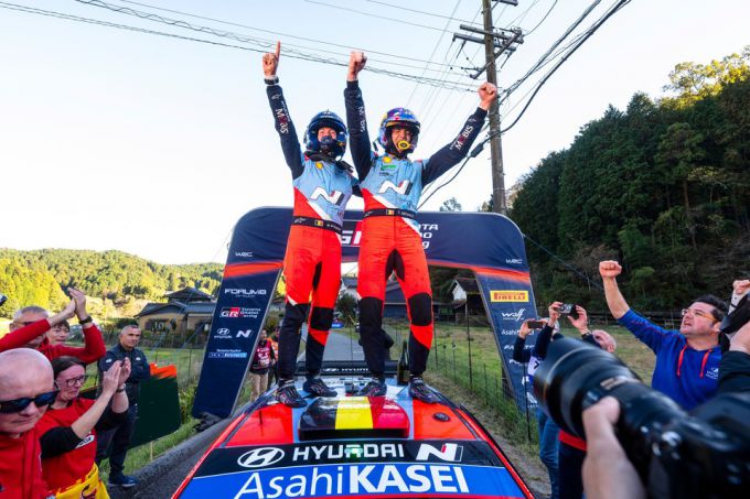 FIA World Rally Championship-Rally Japan foto 1 Thierry Neuville en co-piloot Martijn Wydaeghe kamioen 2024