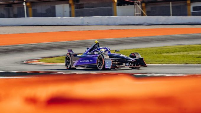 Porsche ABB FIA Formula E World Championship 2025-26 Racing for Charity 15