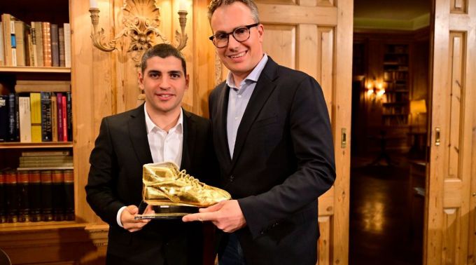 DTM-koning Ayhancan Güven krijgt Gouden Schoen Foto 1