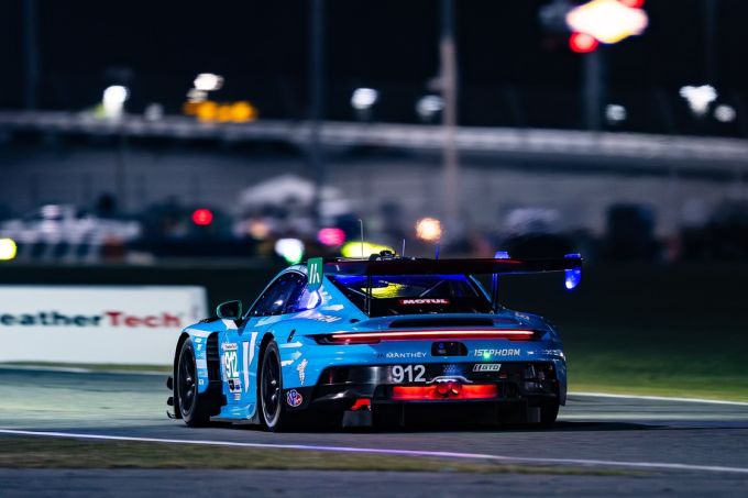 Rolex 24 At Daytona Roar Before The Rolex 24 Morris Schuring Porsche 911 GT3 R Manthey 1st Phorm Foto 7