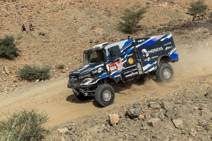 Team De Rooy moet deze keer genoegen nemen met P2 als beste resultaat in daguitslag Dakar Rally