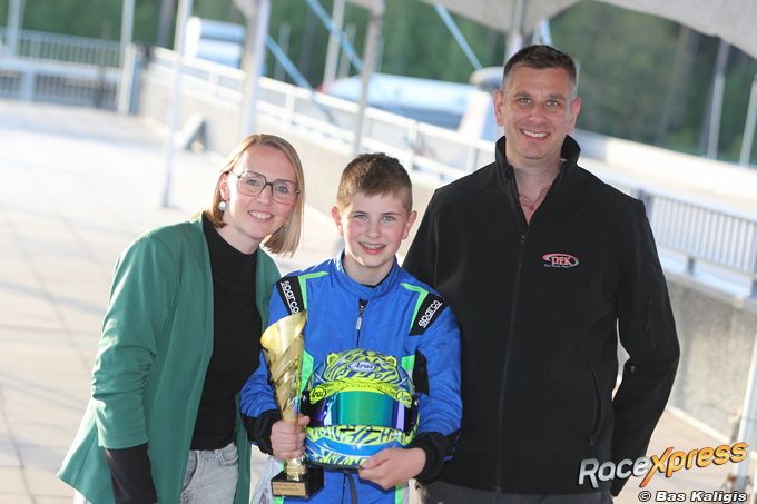 Zo vader zo zoon: Senne in de voetsporen van zijn vader en Belcar Clubsport kampioen Ive van der Aa